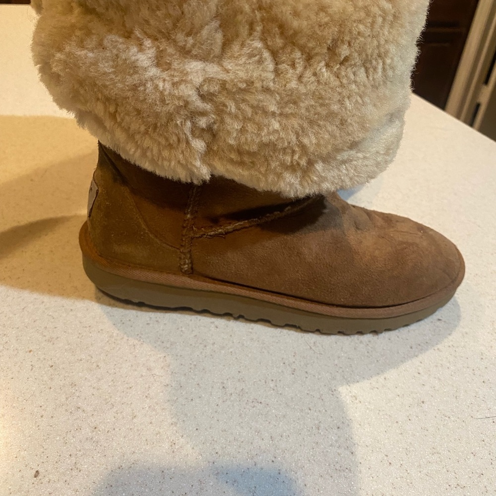 Ugg camel classic tall boot - Picture 5 of 6